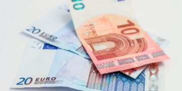 Mastering Money Management: Simple Strategies to Track Your Spending Habits