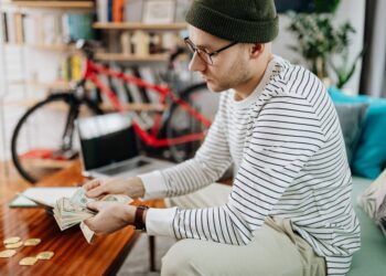 Climbing Out of Debt with a Small Wallet: Practical Advice for Low Earners