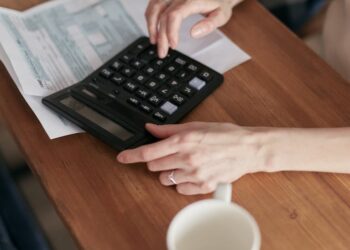 Smart Spending: Strategies to Dodge Debt Traps