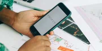 Maximizing Minimal Investments: Strategies for Small-Budget Investing