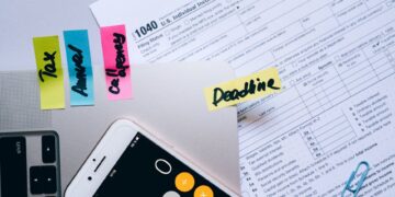 Maximizing Your Money: Smart Finance Tips for Single Moms